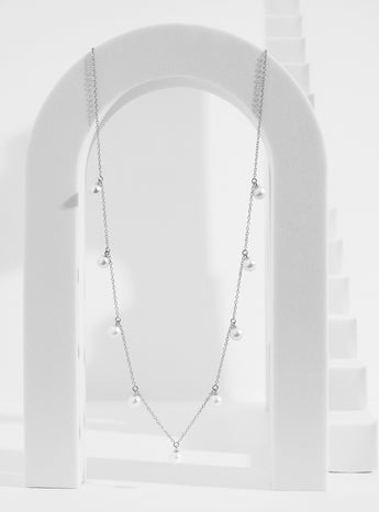 Charlotte pearl necklace silver